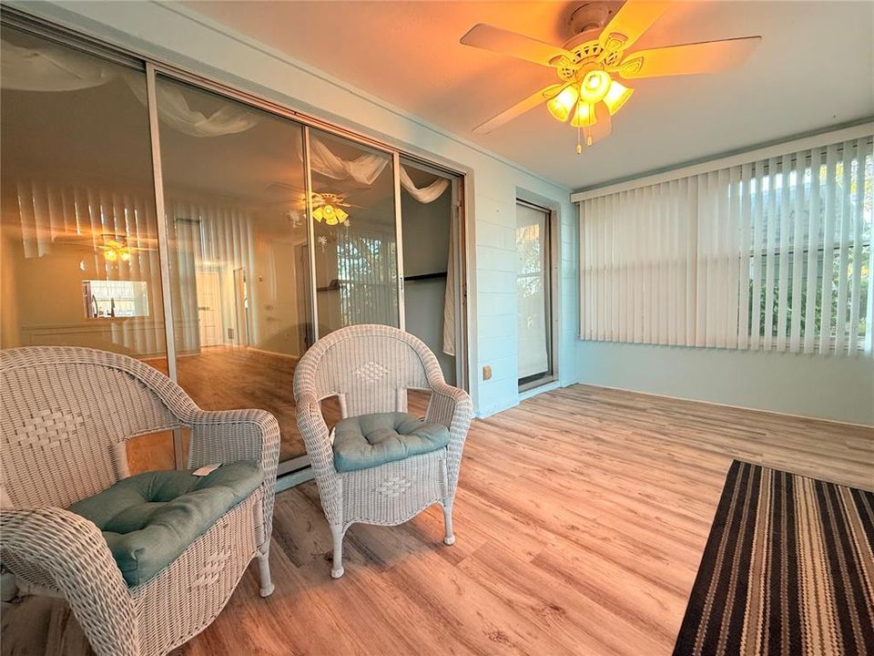 For Rent: $1,400 (2 beds, 2 baths, 888 Square Feet)