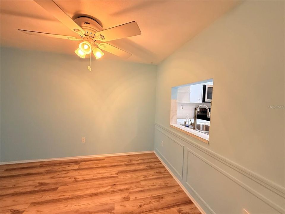 For Rent: $1,400 (2 beds, 2 baths, 888 Square Feet)