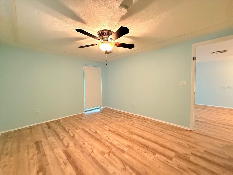 For Rent: $1,400 (2 beds, 2 baths, 888 Square Feet)