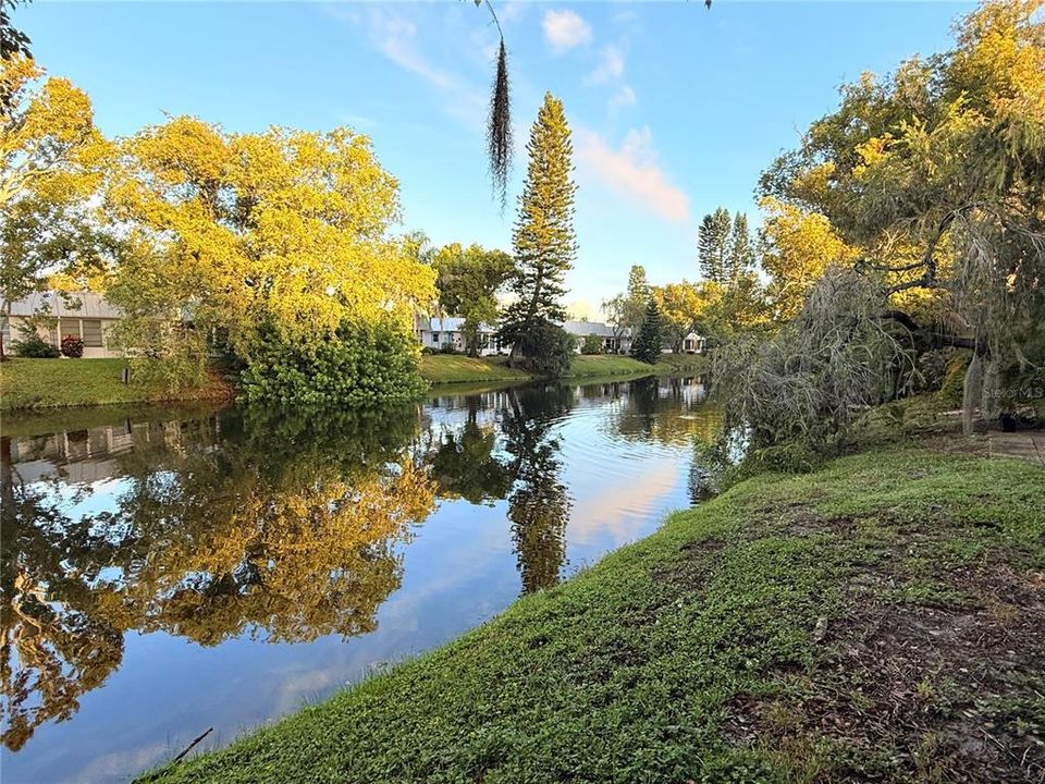 For Rent: $1,400 (2 beds, 2 baths, 888 Square Feet)