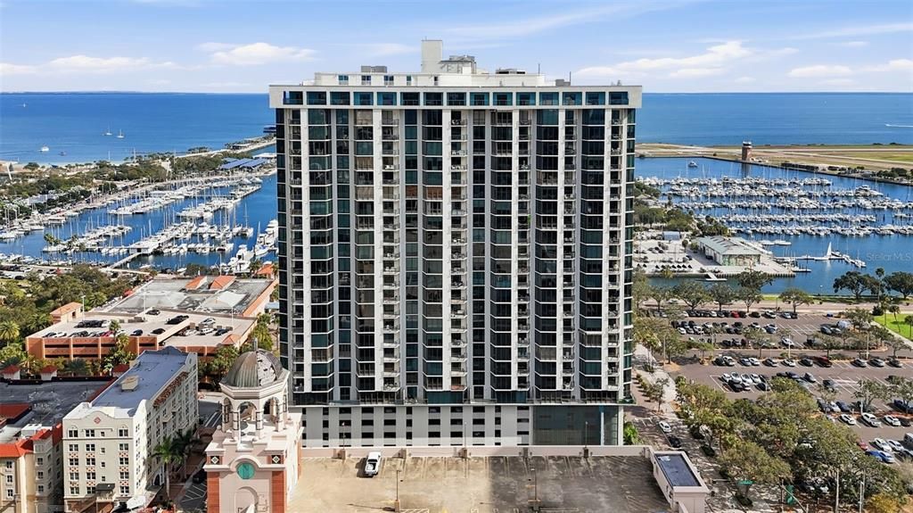 For Sale: $825,000 (3 beds, 2 baths, 1905 Square Feet)