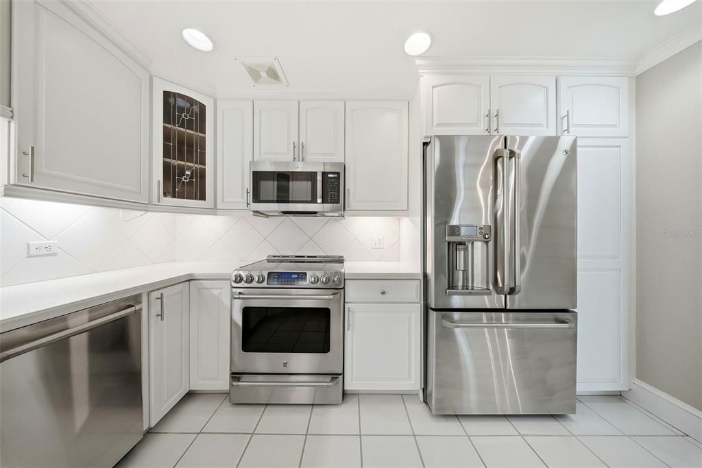 For Sale: $825,000 (3 beds, 2 baths, 1905 Square Feet)