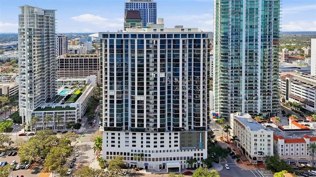 For Sale: $825,000 (3 beds, 2 baths, 1905 Square Feet)