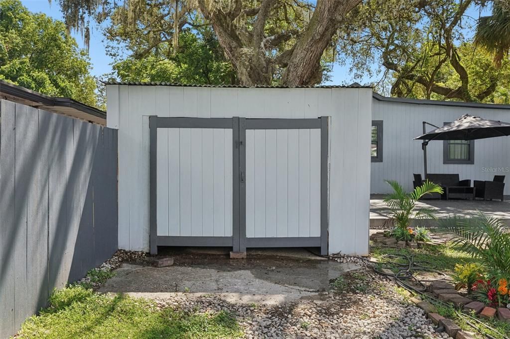 На продажу: $299,900 (2 спален, 2 ванн, 720 Квадратных фут)