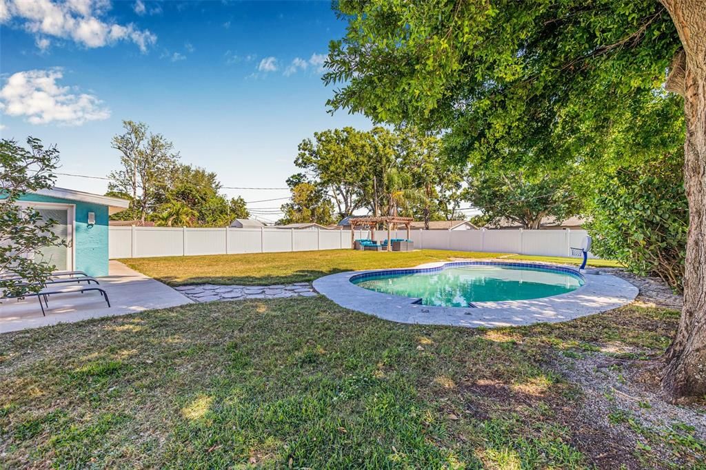 For Rent: $3,500 (3 beds, 2 baths, 1026 Square Feet)