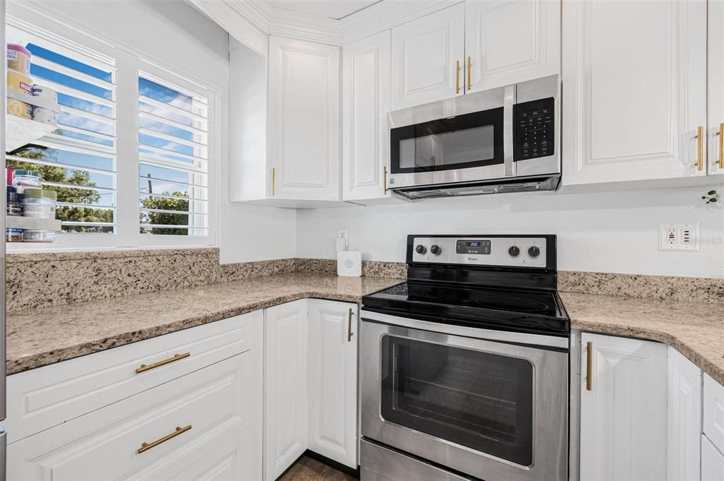 For Rent: $3,500 (3 beds, 2 baths, 1026 Square Feet)