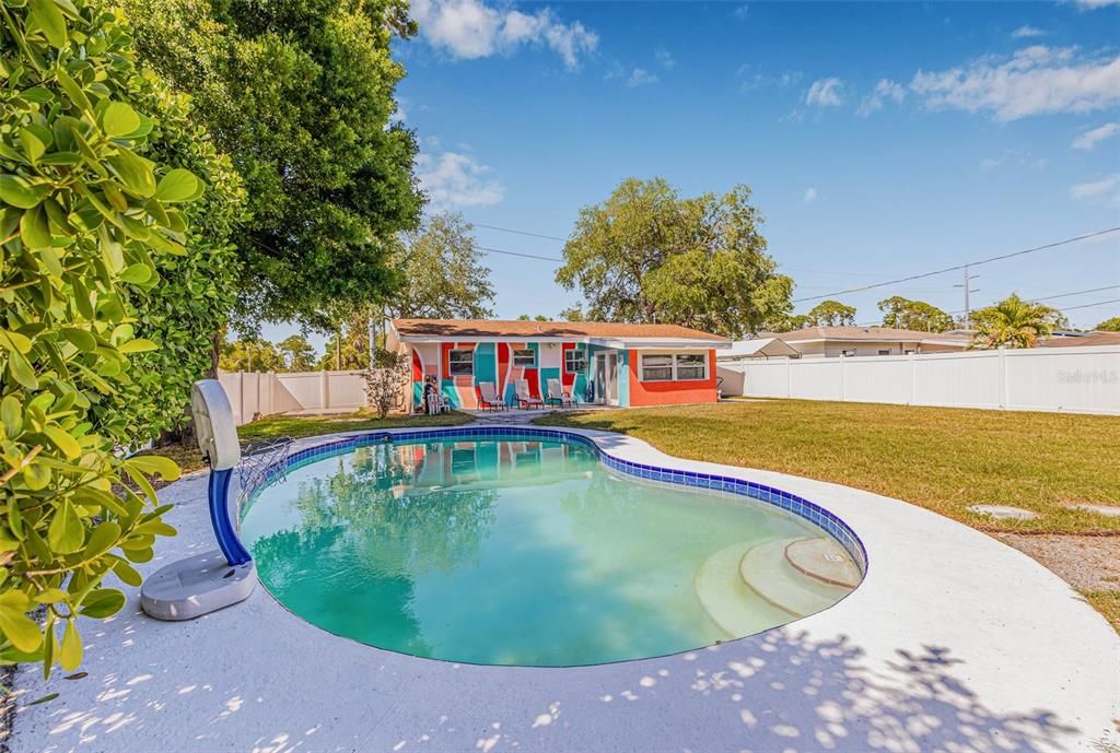 For Rent: $3,500 (3 beds, 2 baths, 1026 Square Feet)