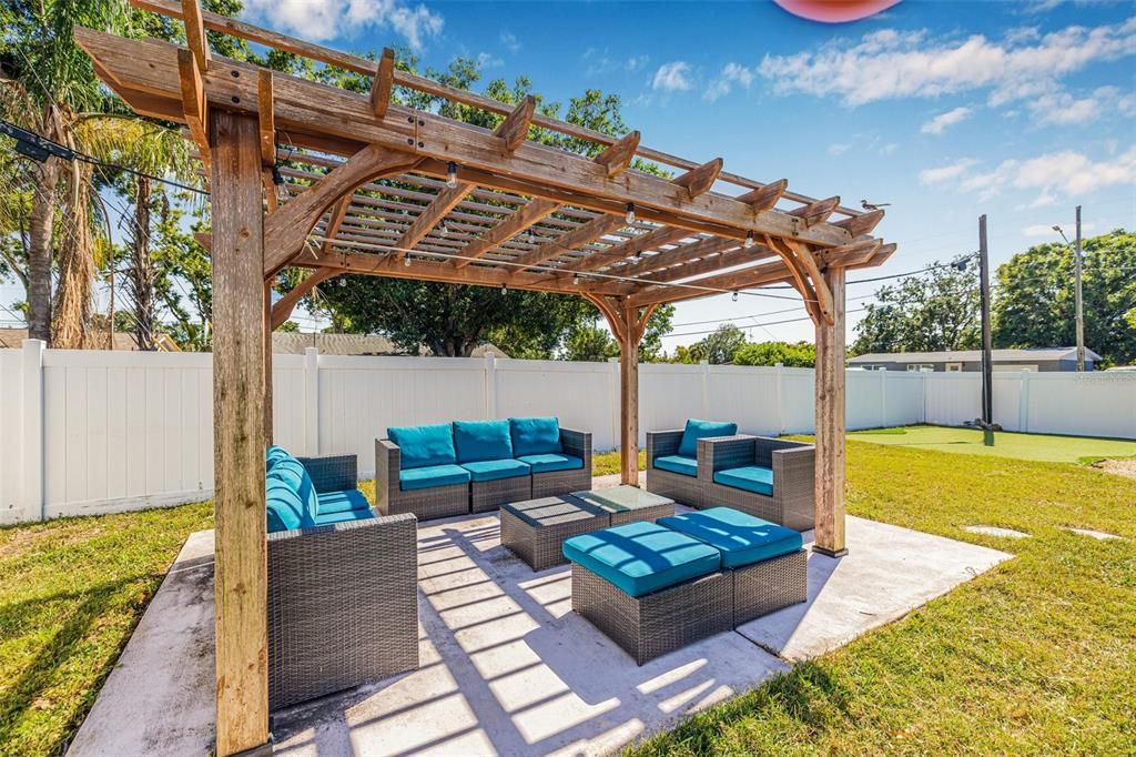 For Rent: $3,500 (3 beds, 2 baths, 1026 Square Feet)