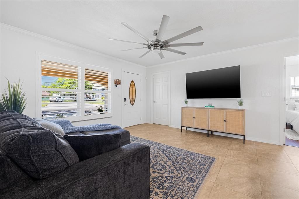 For Rent: $3,500 (3 beds, 2 baths, 1026 Square Feet)