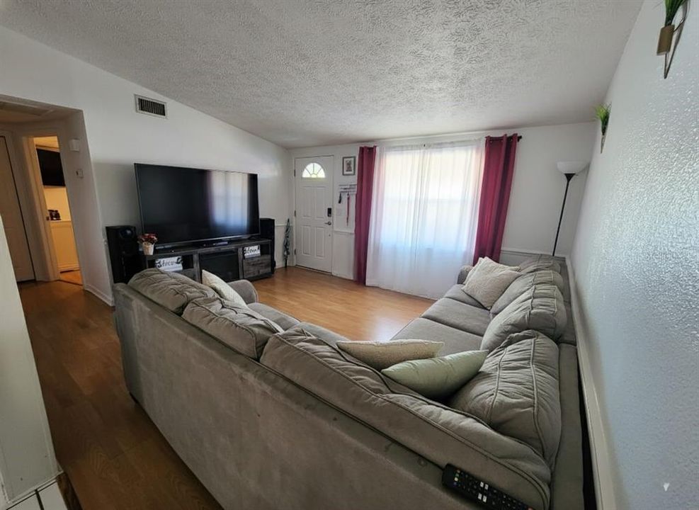 На продажу: $260,000 (3 спален, 2 ванн, 1448 Квадратных фут)