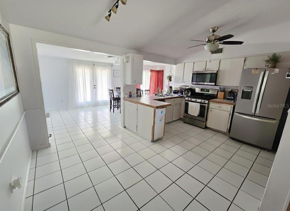 На продажу: $260,000 (3 спален, 2 ванн, 1448 Квадратных фут)