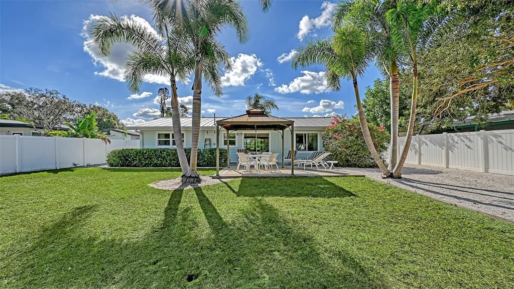 For Sale: $599,000 (3 beds, 2 baths, 1408 Square Feet)