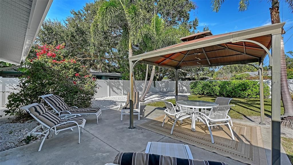 For Sale: $599,000 (3 beds, 2 baths, 1408 Square Feet)