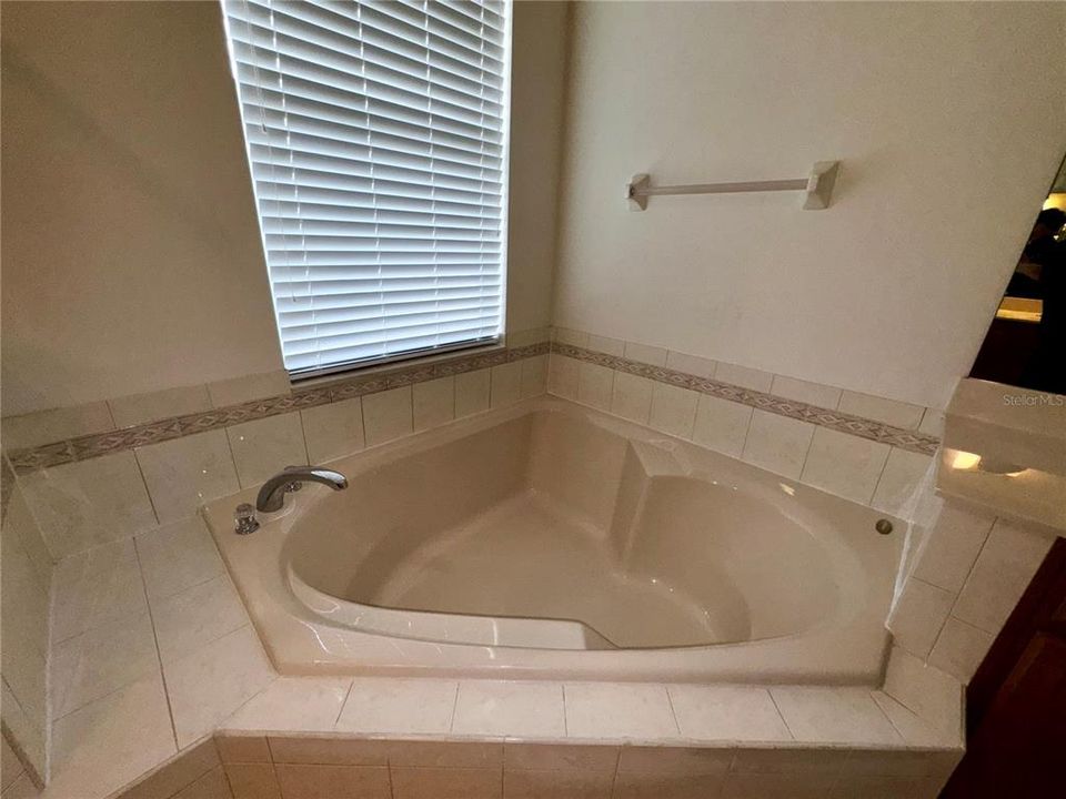 En Renta: $2,699 (4 camas, 3 baños, 2123 Pies cuadrados)