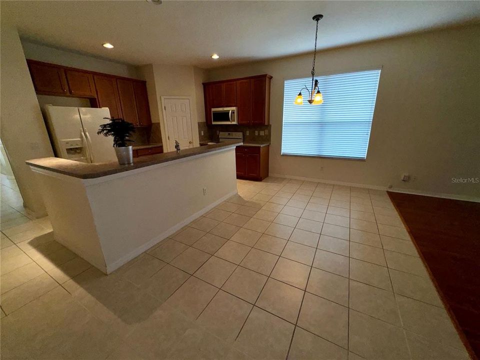 En Renta: $2,699 (4 camas, 3 baños, 2123 Pies cuadrados)