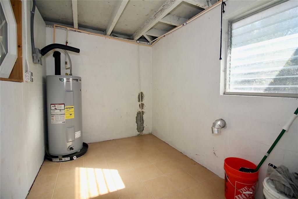 На продажу: $269,000 (3 спален, 2 ванн, 1163 Квадратных фут)