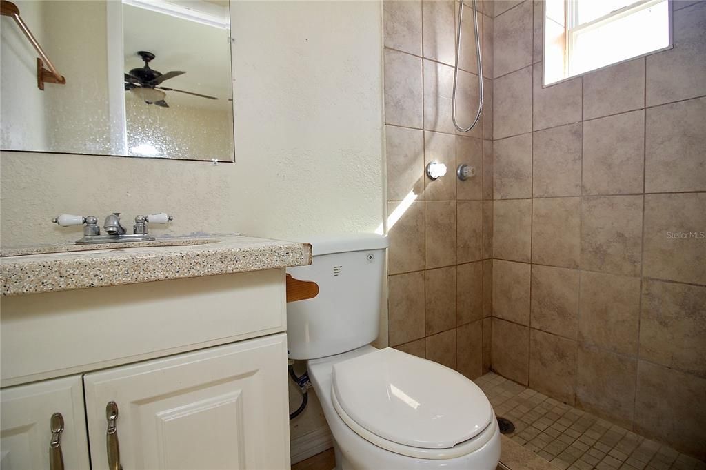 На продажу: $269,000 (3 спален, 2 ванн, 1163 Квадратных фут)