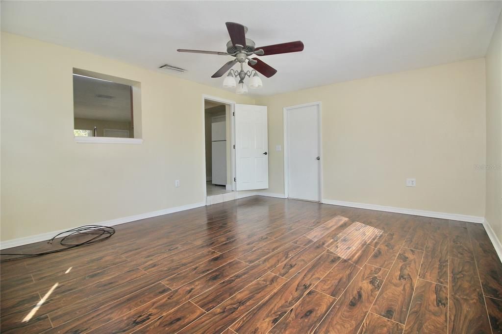 На продажу: $269,000 (3 спален, 2 ванн, 1163 Квадратных фут)