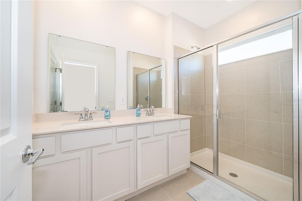 En Venta: $429,000 (3 camas, 2 baños, 1631 Pies cuadrados)