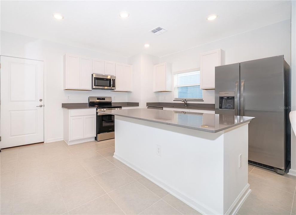 En Venta: $429,000 (3 camas, 2 baños, 1631 Pies cuadrados)