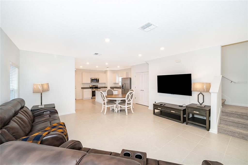 En Venta: $429,000 (3 camas, 2 baños, 1631 Pies cuadrados)