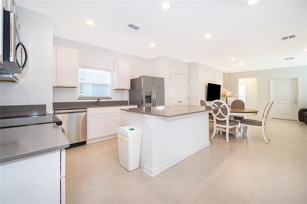 En Venta: $429,000 (3 camas, 2 baños, 1631 Pies cuadrados)