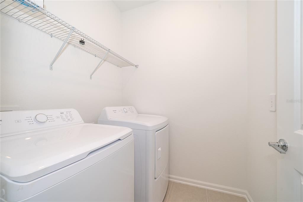 En Venta: $429,000 (3 camas, 2 baños, 1631 Pies cuadrados)