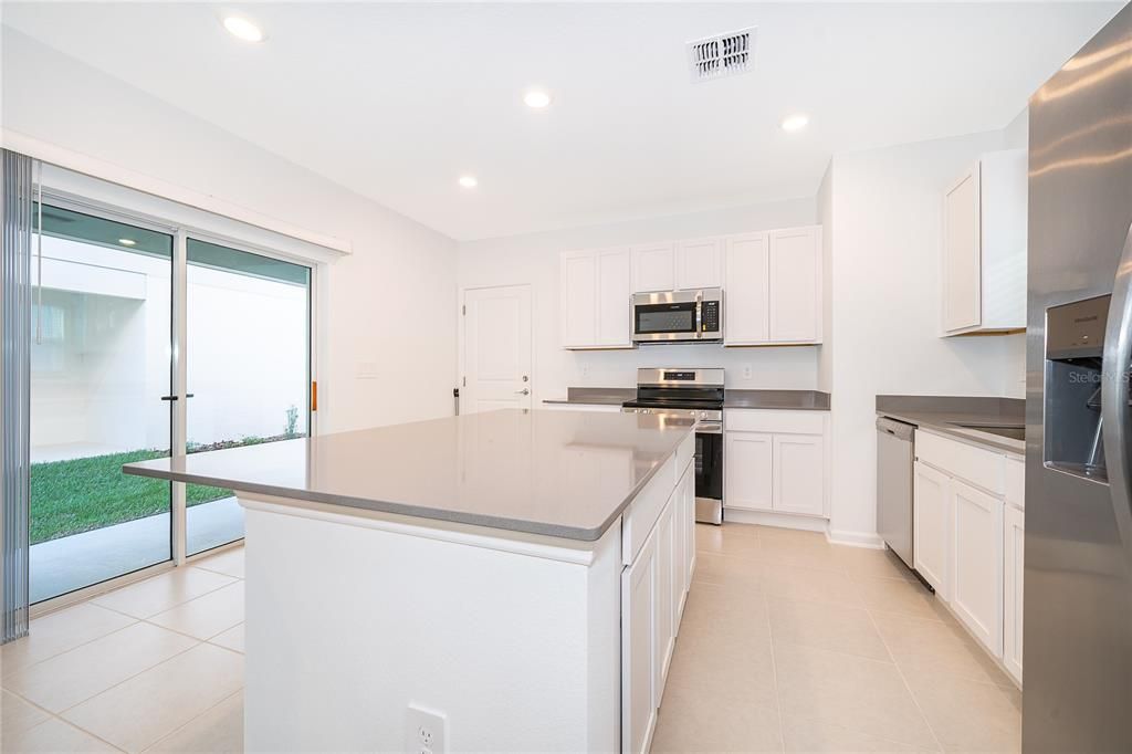 En Venta: $429,000 (3 camas, 2 baños, 1631 Pies cuadrados)