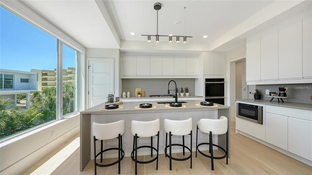 For Sale: $3,990,000 (4 beds, 4 baths, 3676 Square Feet)