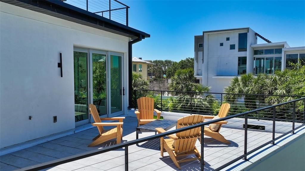 For Sale: $3,990,000 (4 beds, 4 baths, 3676 Square Feet)