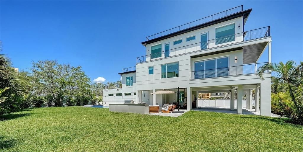 For Sale: $3,990,000 (4 beds, 4 baths, 3676 Square Feet)