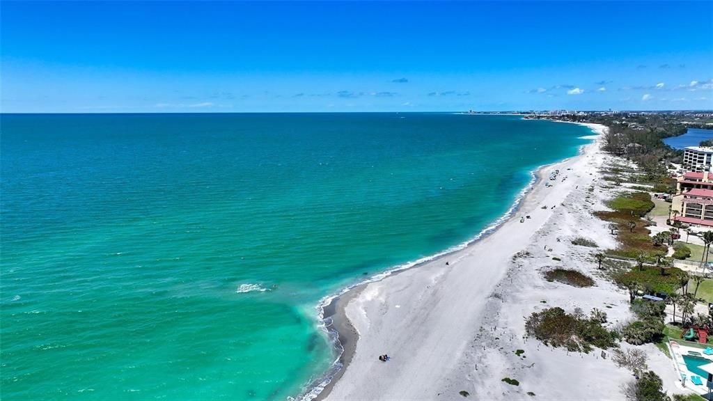 For Sale: $3,990,000 (4 beds, 4 baths, 3676 Square Feet)