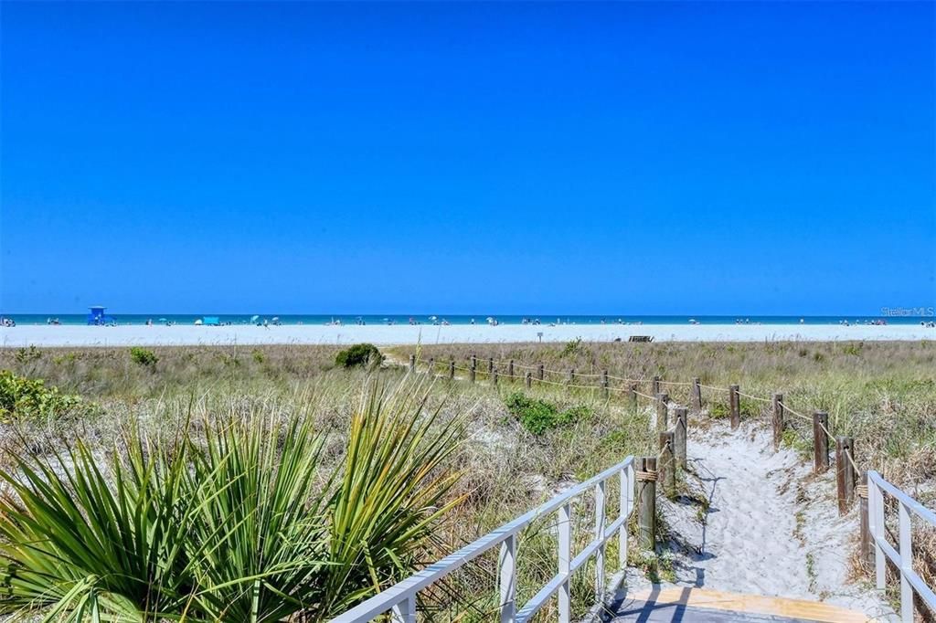 For Sale: $3,990,000 (4 beds, 4 baths, 3676 Square Feet)