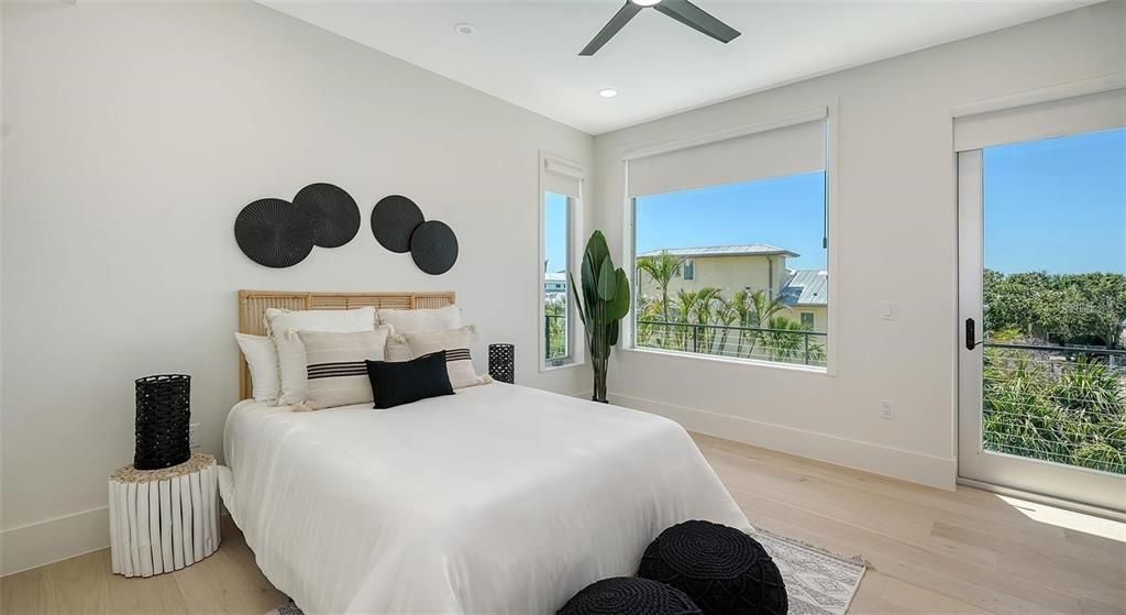 For Sale: $3,990,000 (4 beds, 4 baths, 3676 Square Feet)