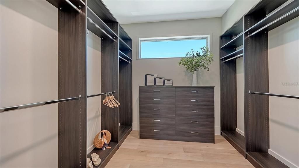 For Sale: $3,990,000 (4 beds, 4 baths, 3676 Square Feet)