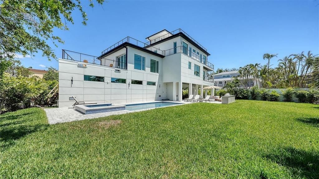 For Sale: $3,990,000 (4 beds, 4 baths, 3676 Square Feet)