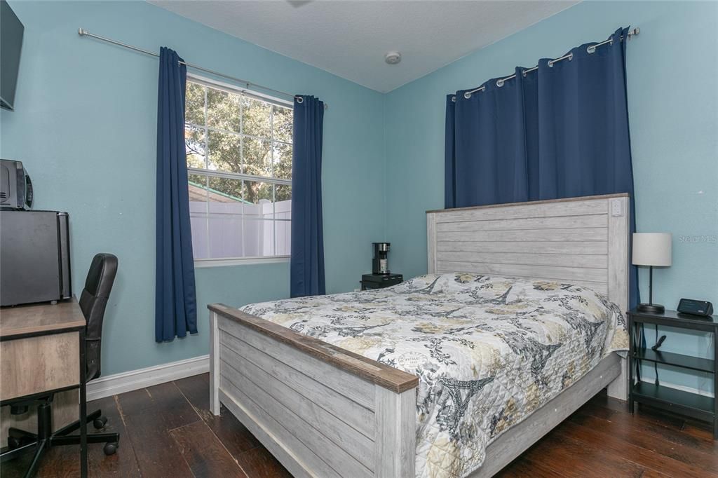 For Sale: $350,000 (3 beds, 3 baths, 1153 Square Feet)