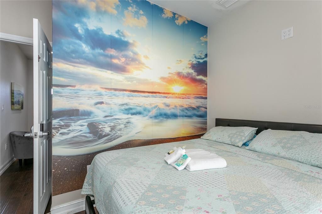 For Sale: $350,000 (3 beds, 3 baths, 1153 Square Feet)