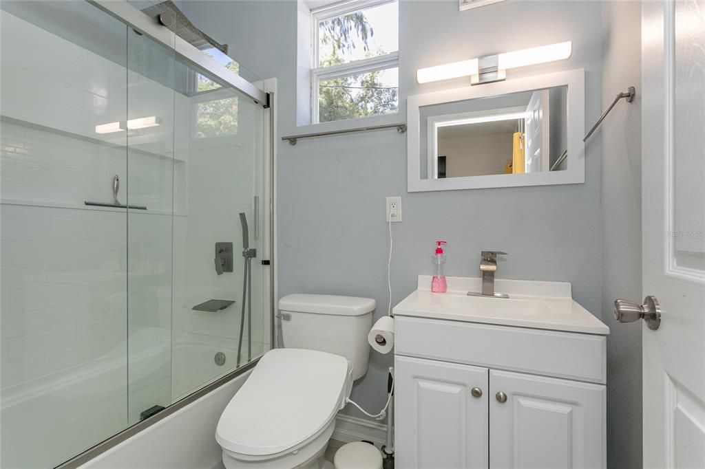 For Sale: $350,000 (3 beds, 3 baths, 1153 Square Feet)