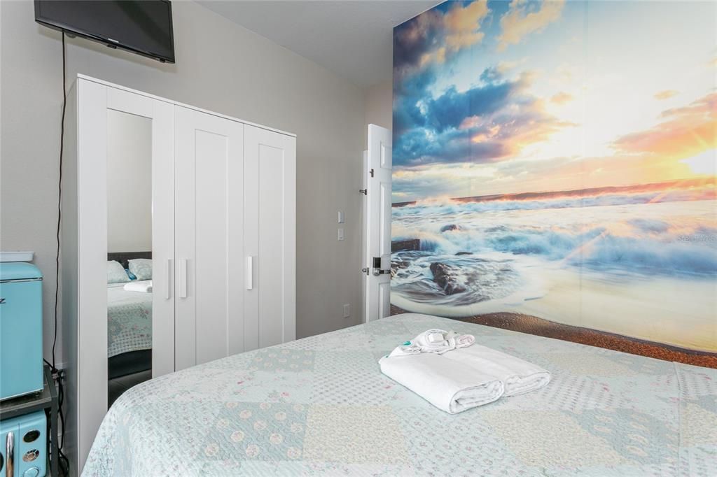 For Sale: $350,000 (3 beds, 3 baths, 1153 Square Feet)