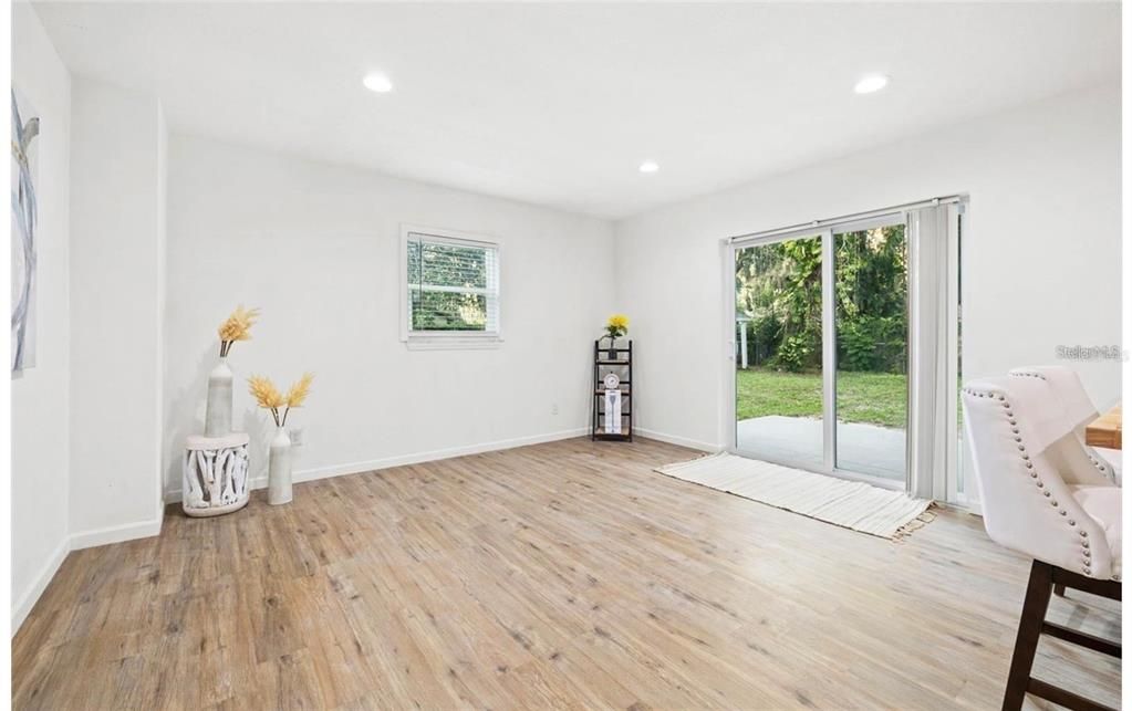 For Rent: $2,200 (3 beds, 2 baths, 1690 Square Feet)