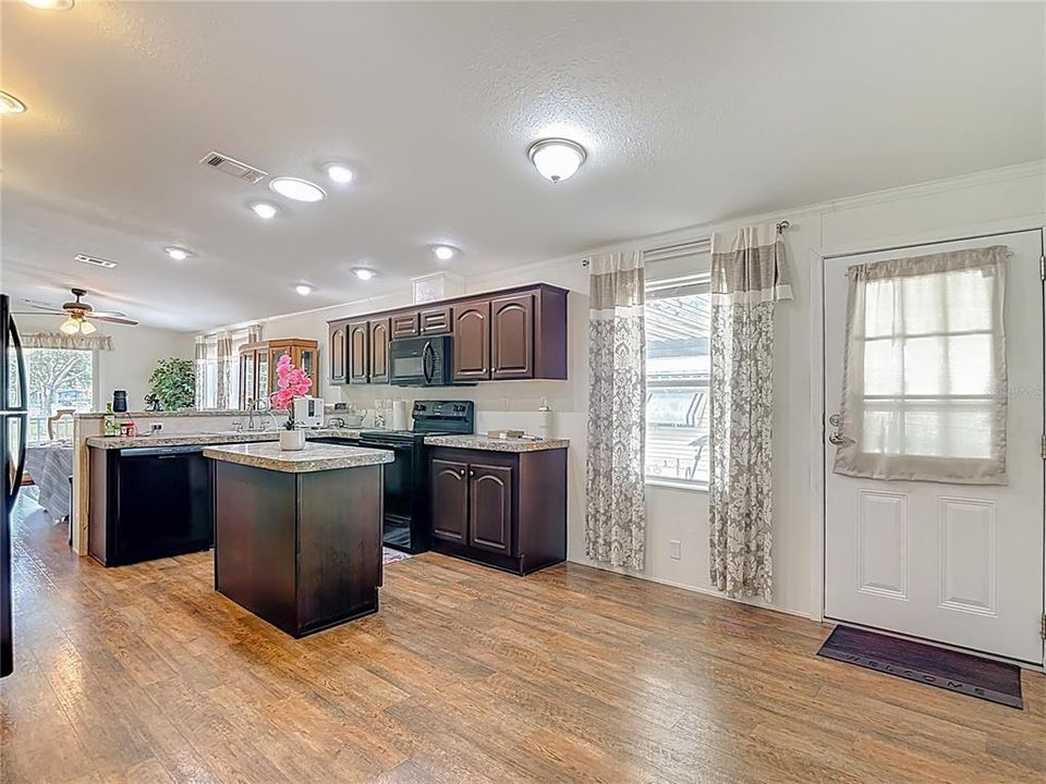 For Sale: $239,500 (3 beds, 2 baths, 1508 Square Feet)