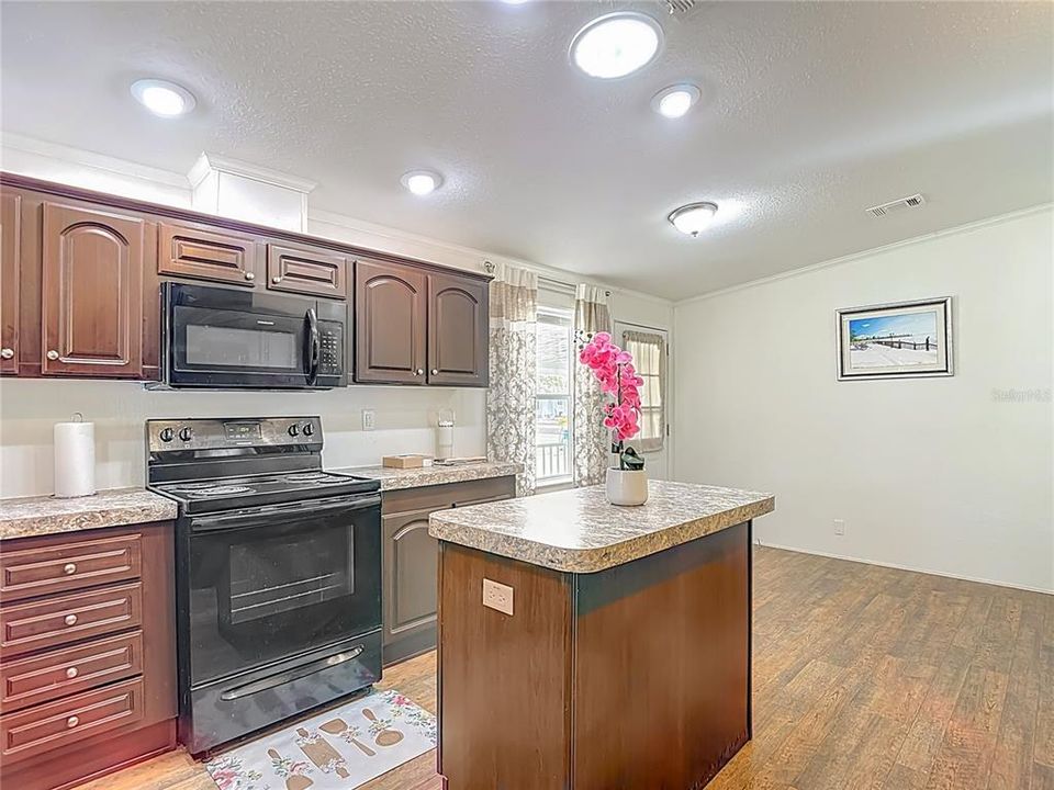 For Sale: $239,500 (3 beds, 2 baths, 1508 Square Feet)