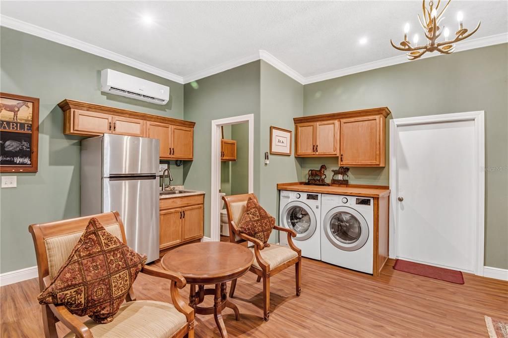На продажу: $899,900 (3 спален, 2 ванн, 2432 Квадратных фут)