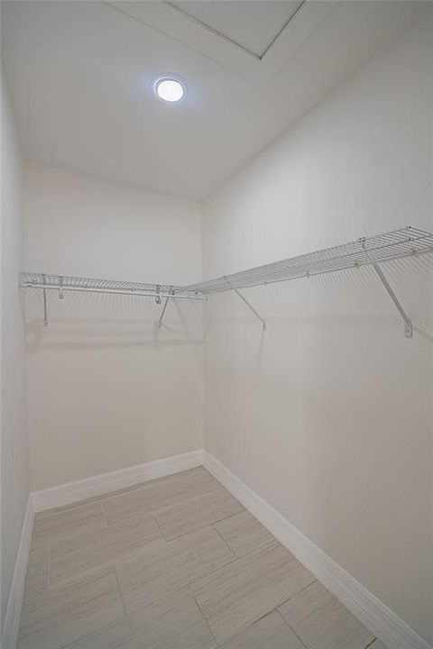 For Sale: $239,900 (2 beds, 1 baths, 994 Square Feet)