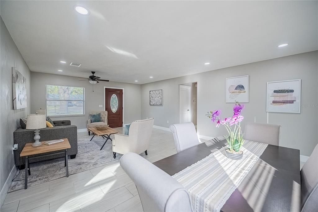 For Sale: $239,900 (2 beds, 1 baths, 994 Square Feet)