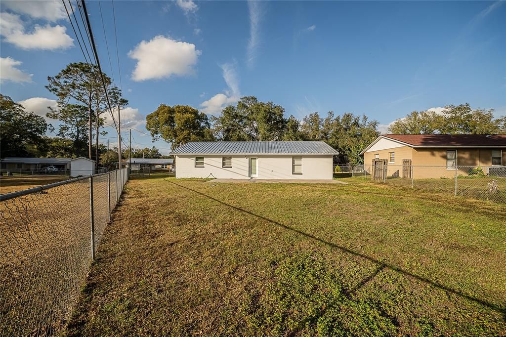 For Sale: $239,900 (2 beds, 1 baths, 994 Square Feet)