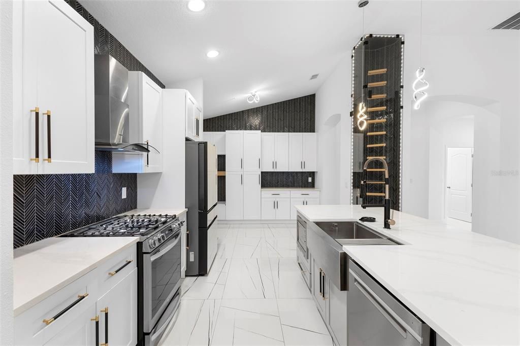 В аренду: $3,950 (3 спален, 2 ванн, 2071 Квадратных фут)