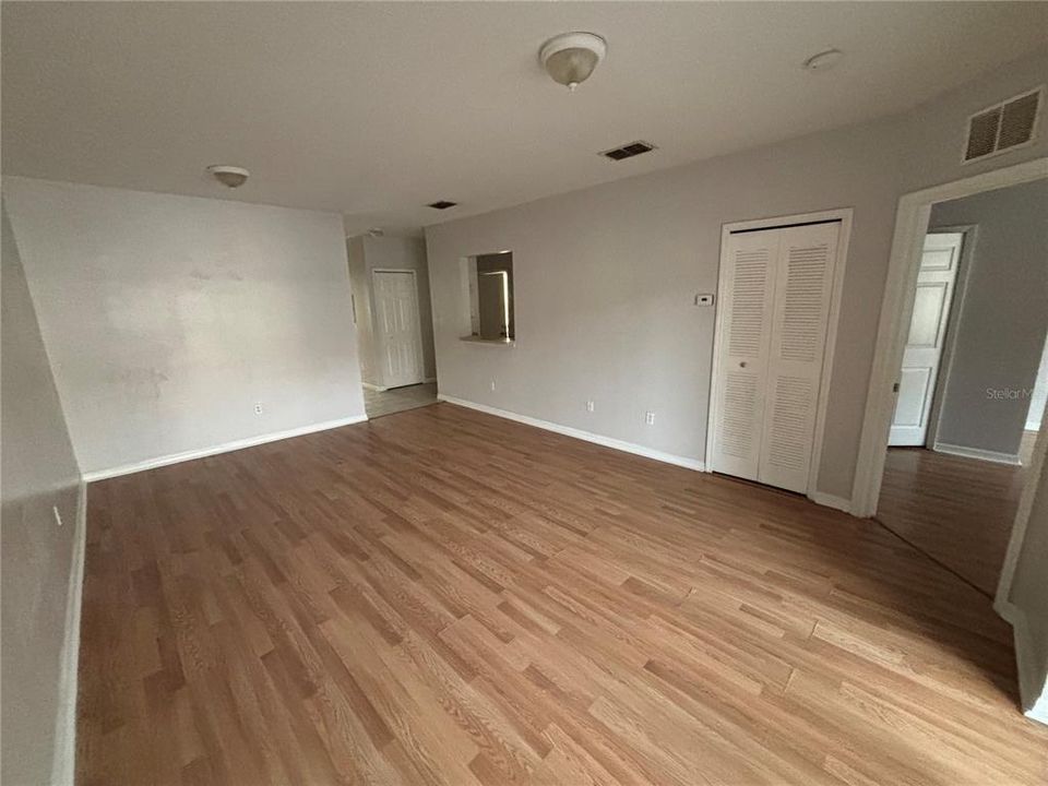 出租: $1,599 (3 贝兹, 2 浴室, 1200 平方英尺)