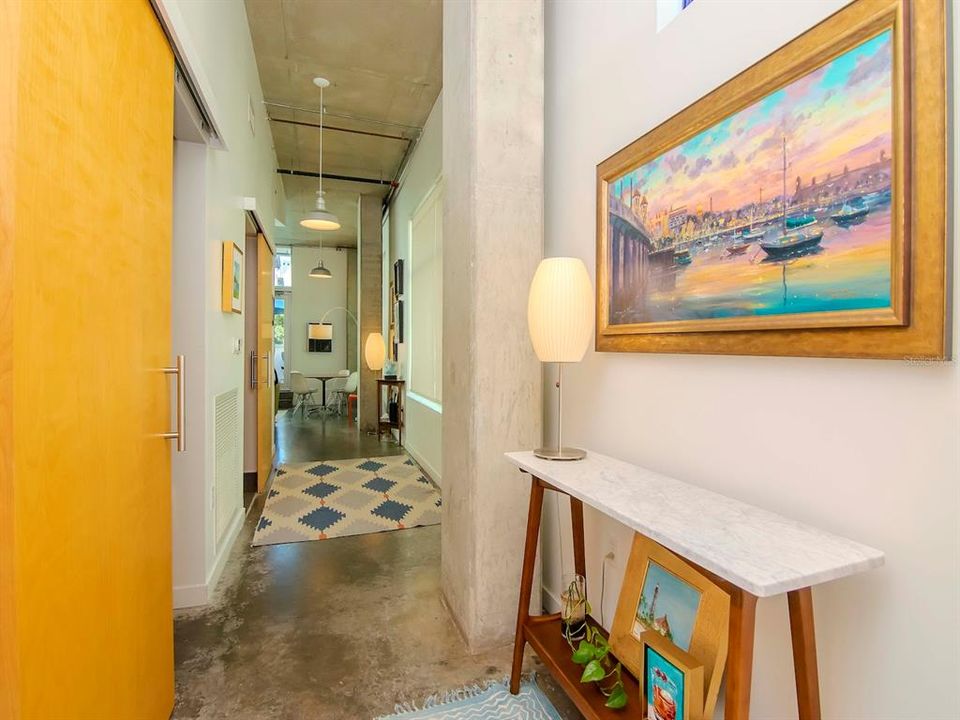 For Rent: $3,250 (1 beds, 1 baths, 899 Square Feet)